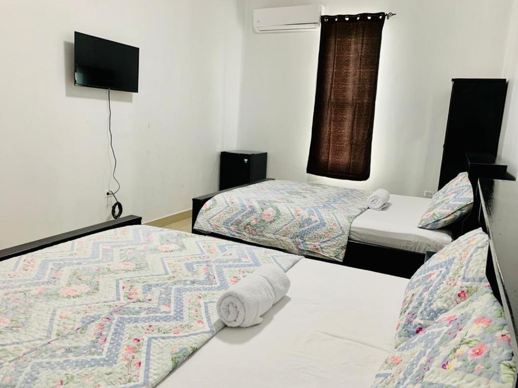 Coastal Bay Suite & Golf Cart Rental San Pedro  Kültér fotó